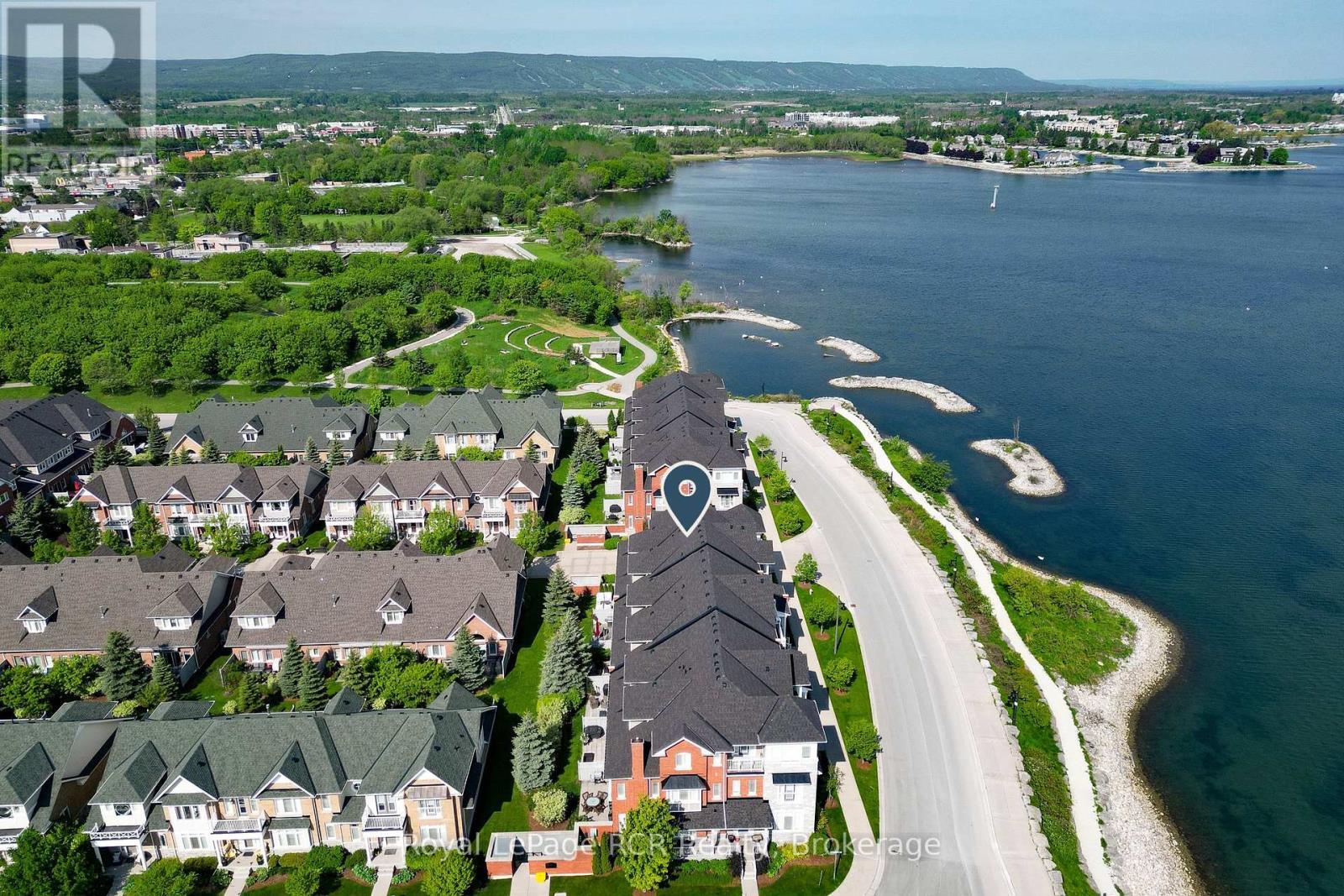Property Photo: 16 Wheelhouse Crescent ON L9Y 0J9
