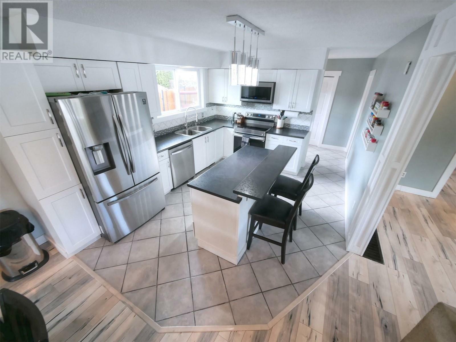 Photo de la propriété: 21 Duncan Avenue BC V0G 1L0