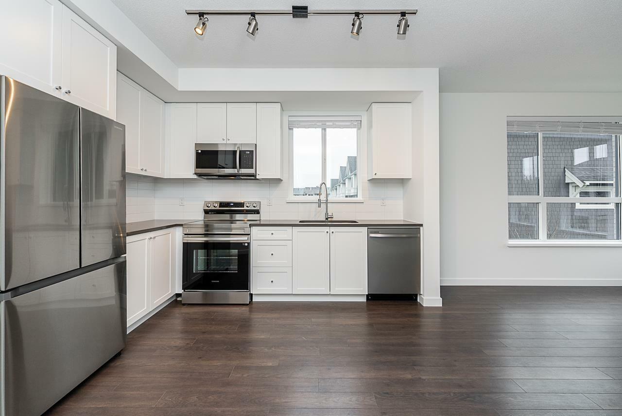 Property Photo: 15738 85 214 BC V4N 6Y1