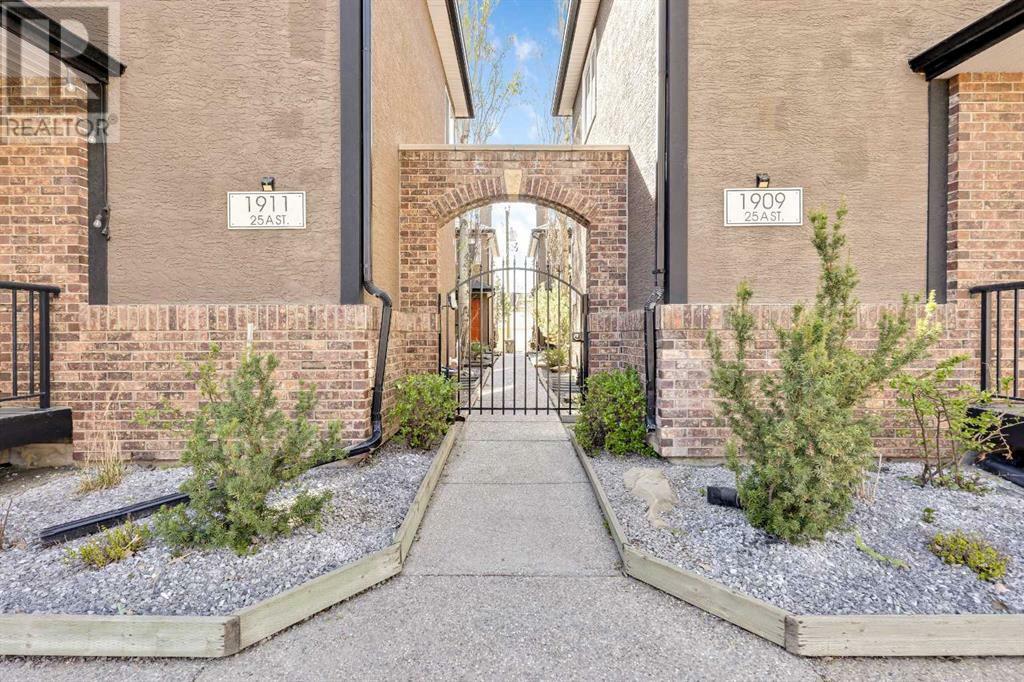 Property Photo: 1911 25A Street Southwest AB T3E 1Y6