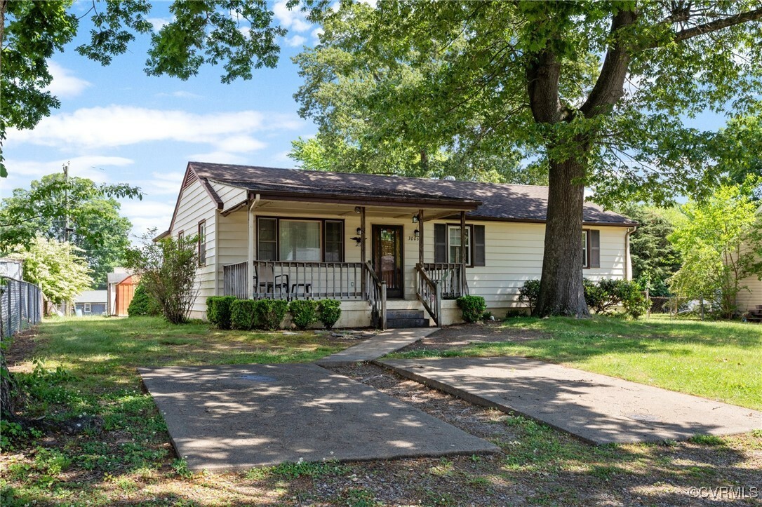 Property Photo: 3006 Brentwood Circle VA 23237