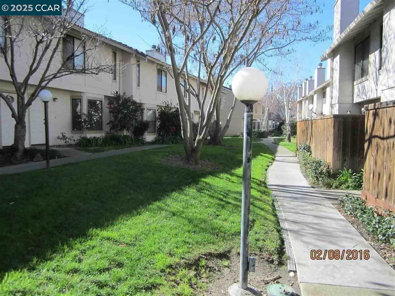 Property Photo: 327 Pantano Cir CA 94553