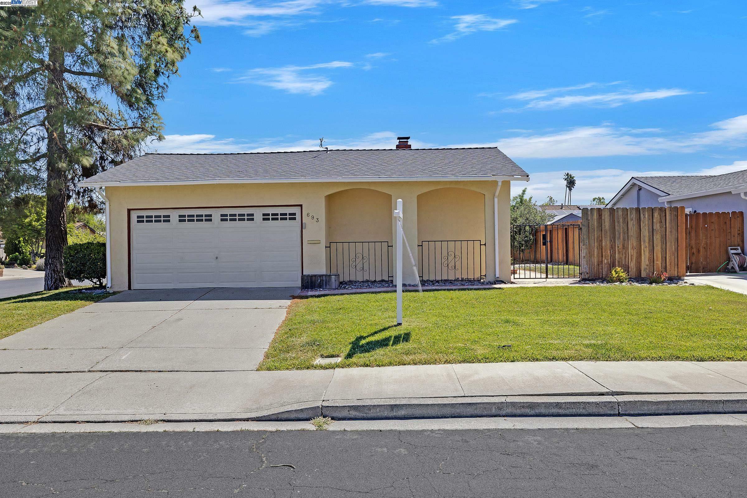 Property Photo: 693 Mayten Dr CA 94551