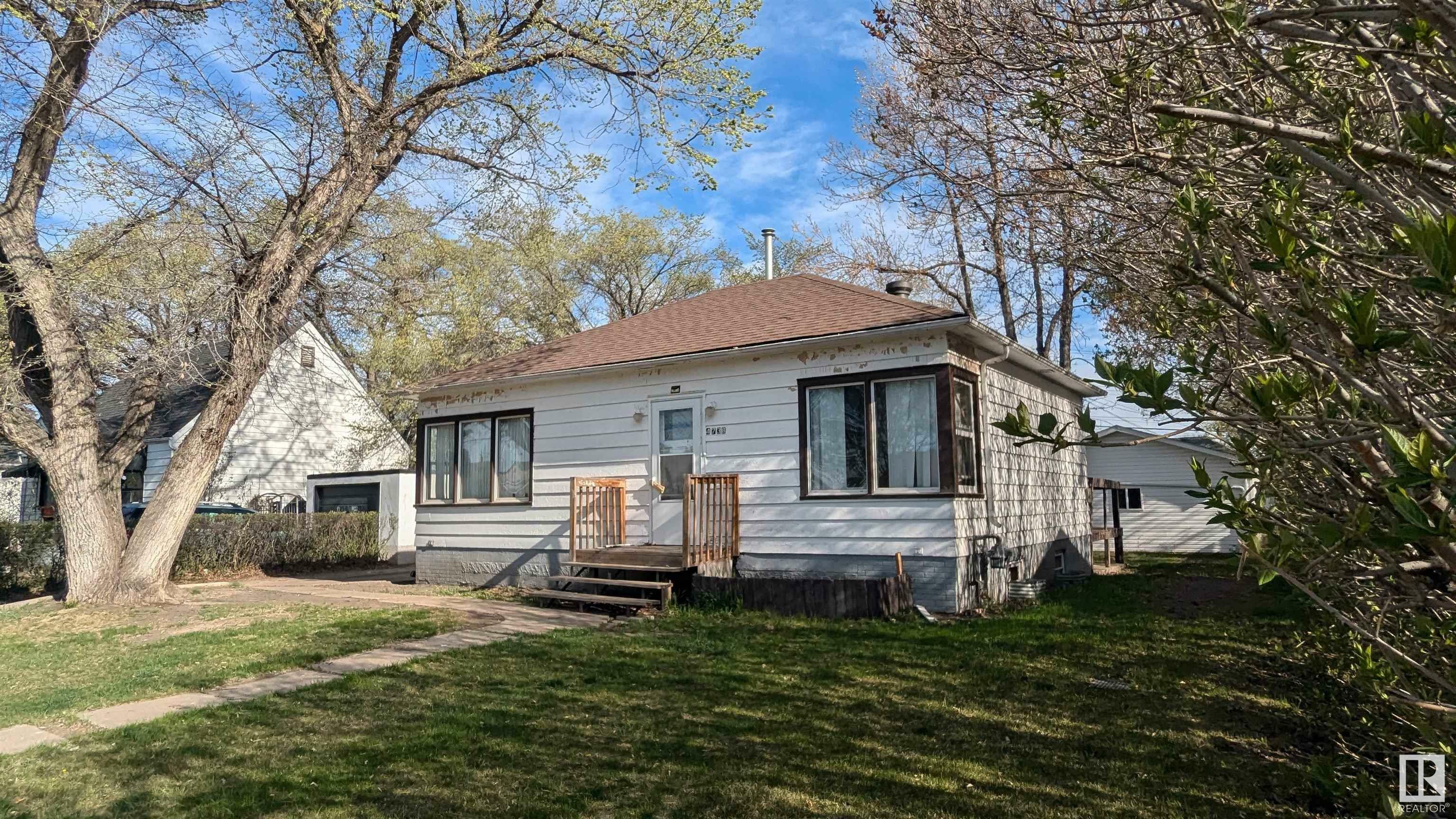 Photo de la propriété: 4719 54A Ave AB T9C 1G2