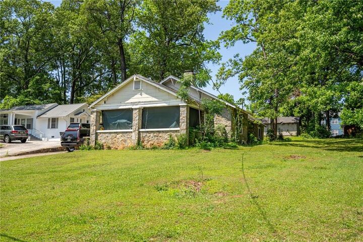 Property Photo: 3233 N Fulton Avenue GA 30354