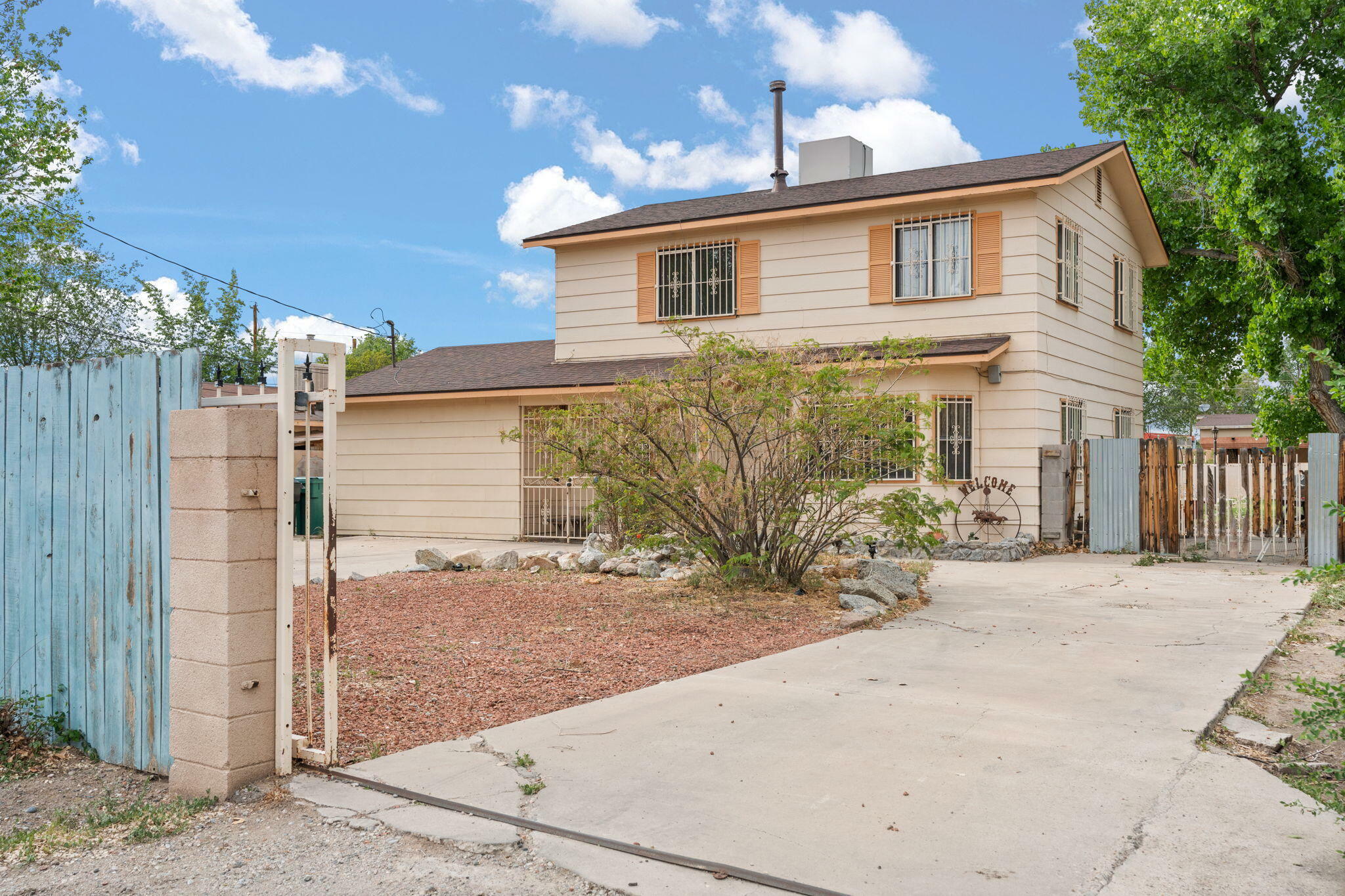 Property Photo: 1519 Bonito Road SW NM 87105