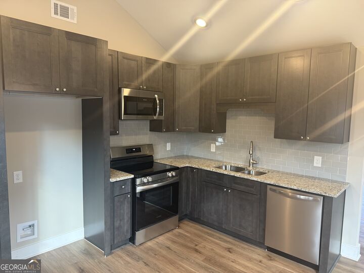 Property Photo:  101 Cedar Street  GA 30240 