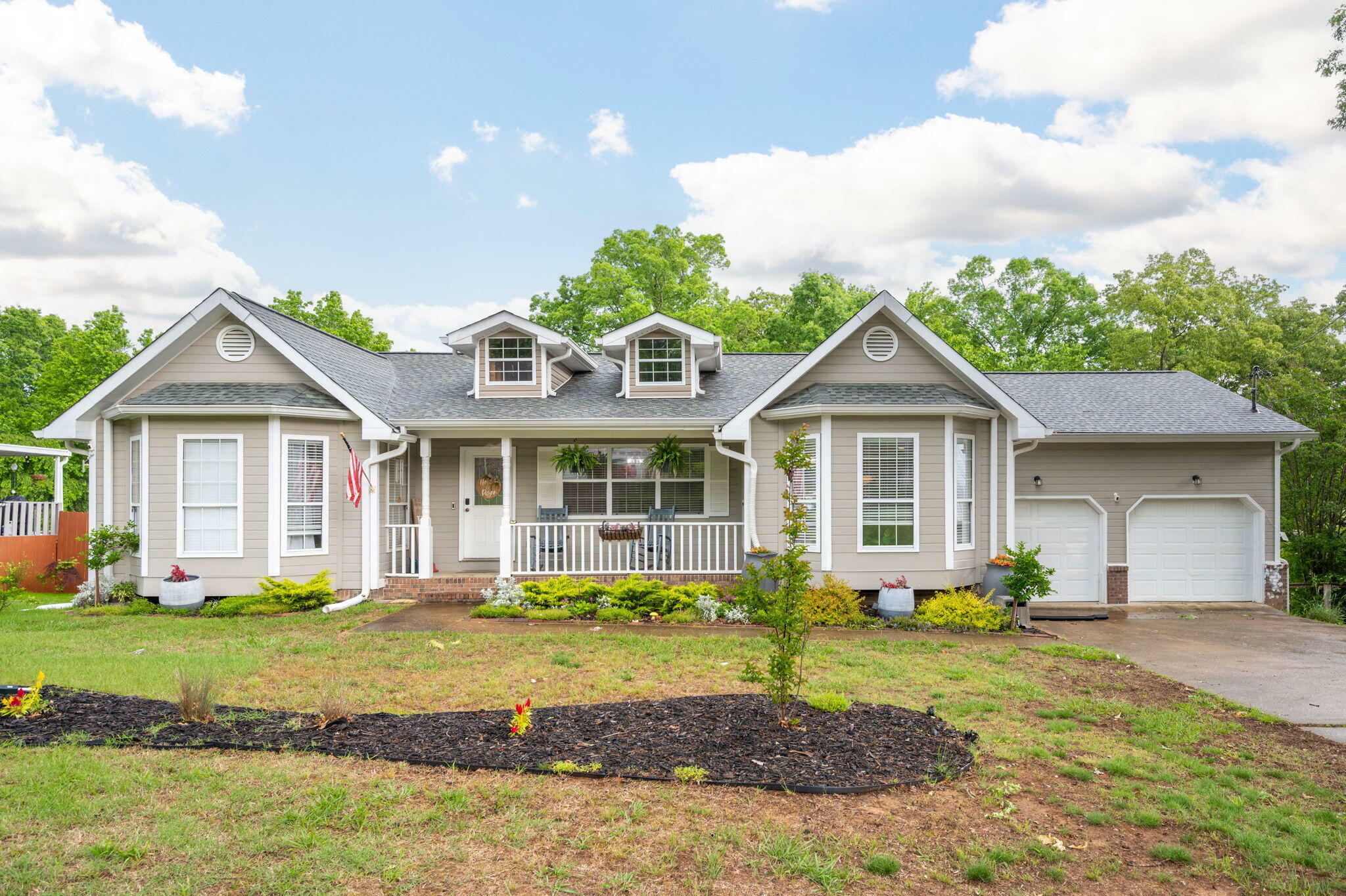 2543 W Wind Drive  Soddy Daisy TN 37379 photo