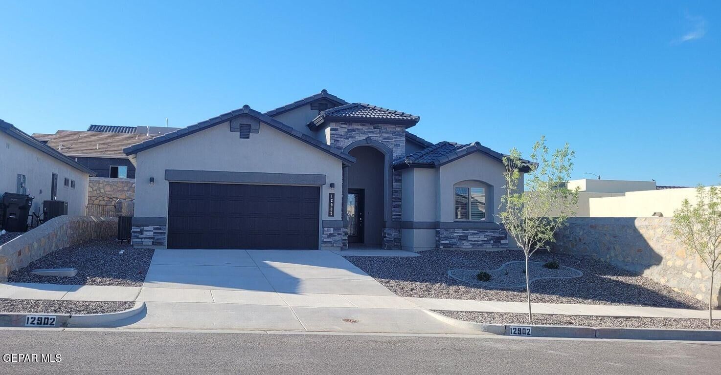 Property Photo: 952 Sandhurst Place TX 79928