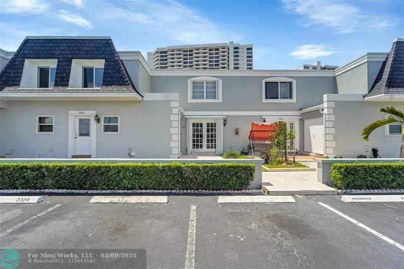 Property Photo: 2318 NE 7th St 34 FL 33009