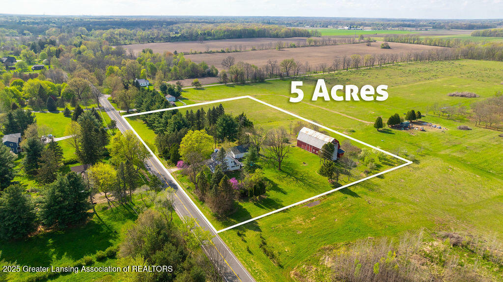 Property Photo: 1061 E Sherwood Road MI 48895
