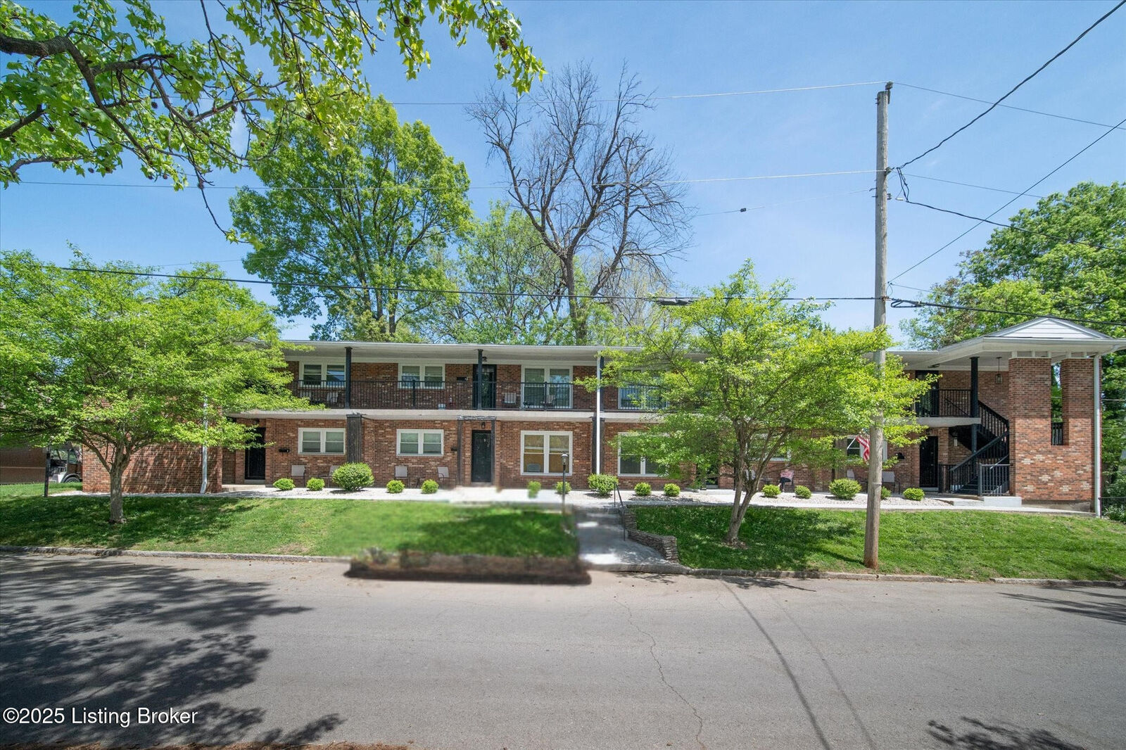 Property Photo:  2100 Murray Ave  KY 40205 