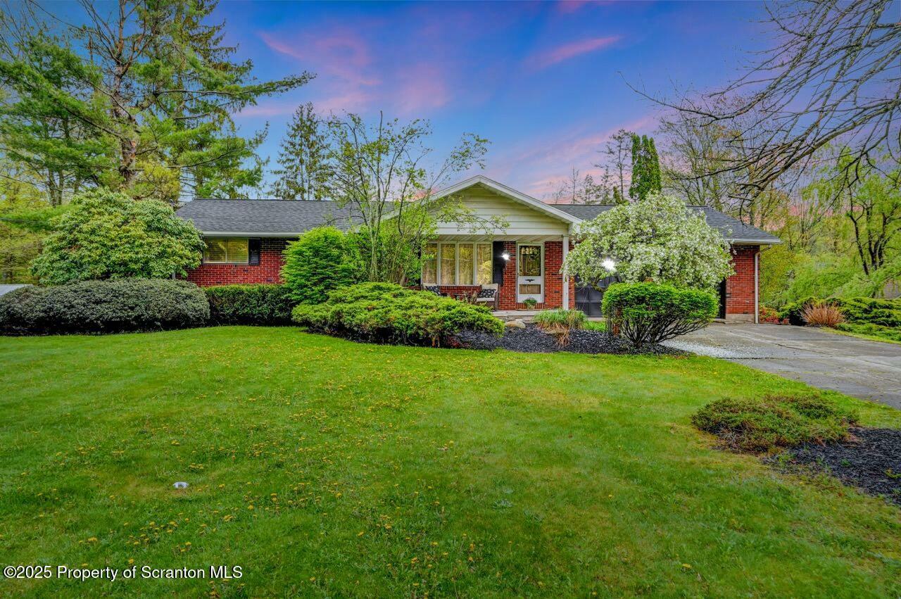 Property Photo: 207 Beechwood Drive PA 18444