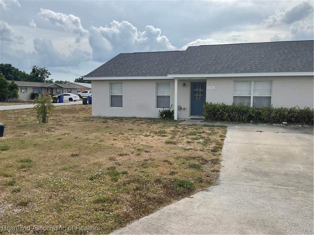 Property Photo: 31254 Fernway Street FL 33872