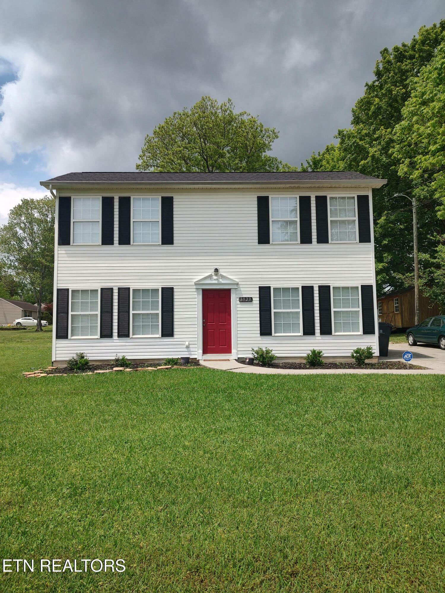 Property Photo: 3923 Oakland Drive TN 37918