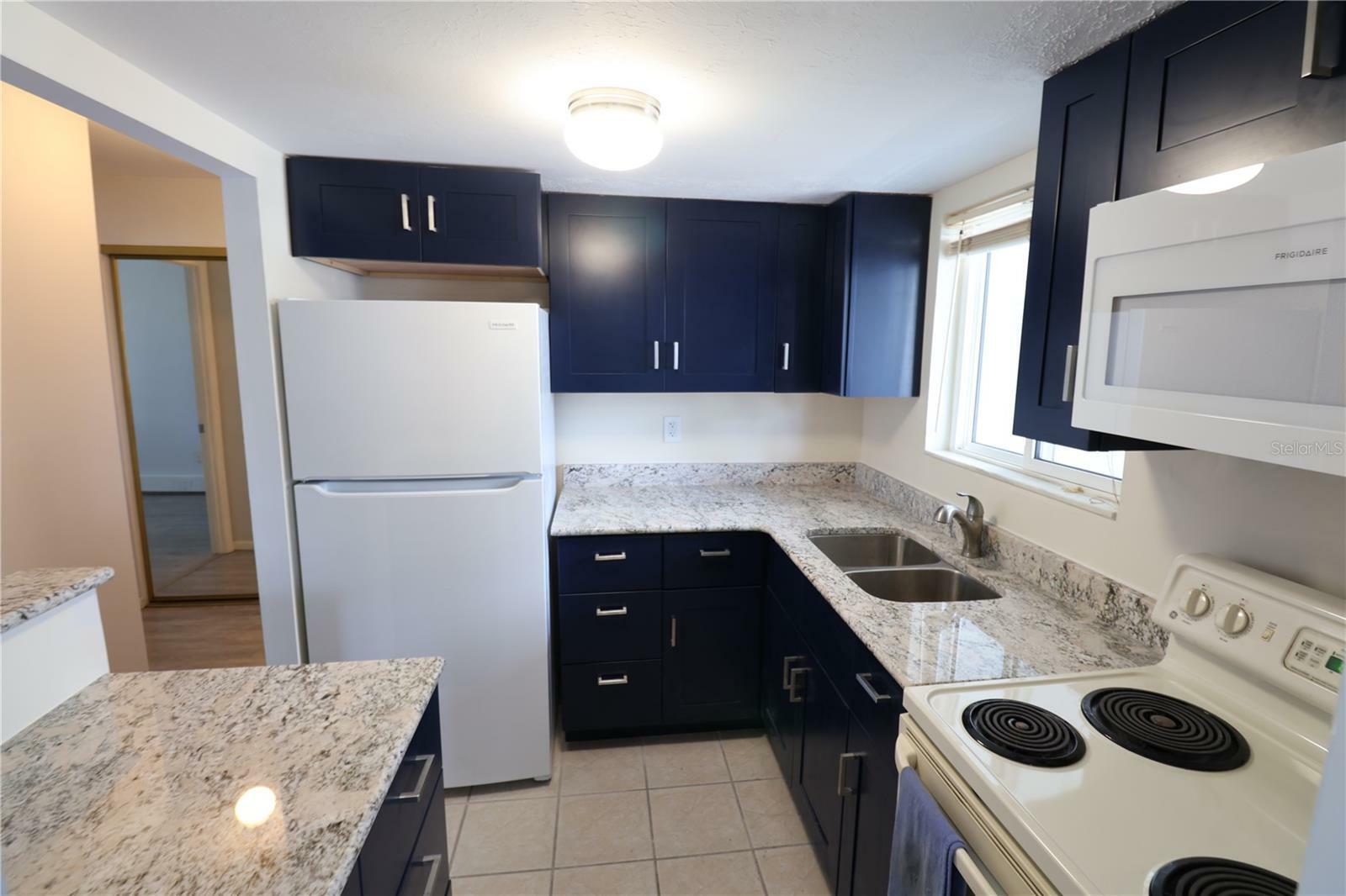 Property Photo: 1810 Sunny Drive D5 FL 34207