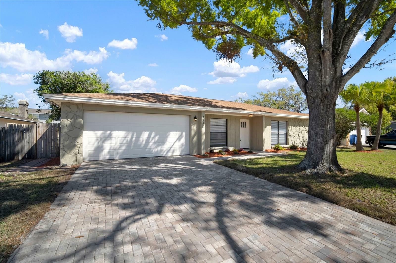 Property Photo: 1218 Lornewood Drive FL 33596