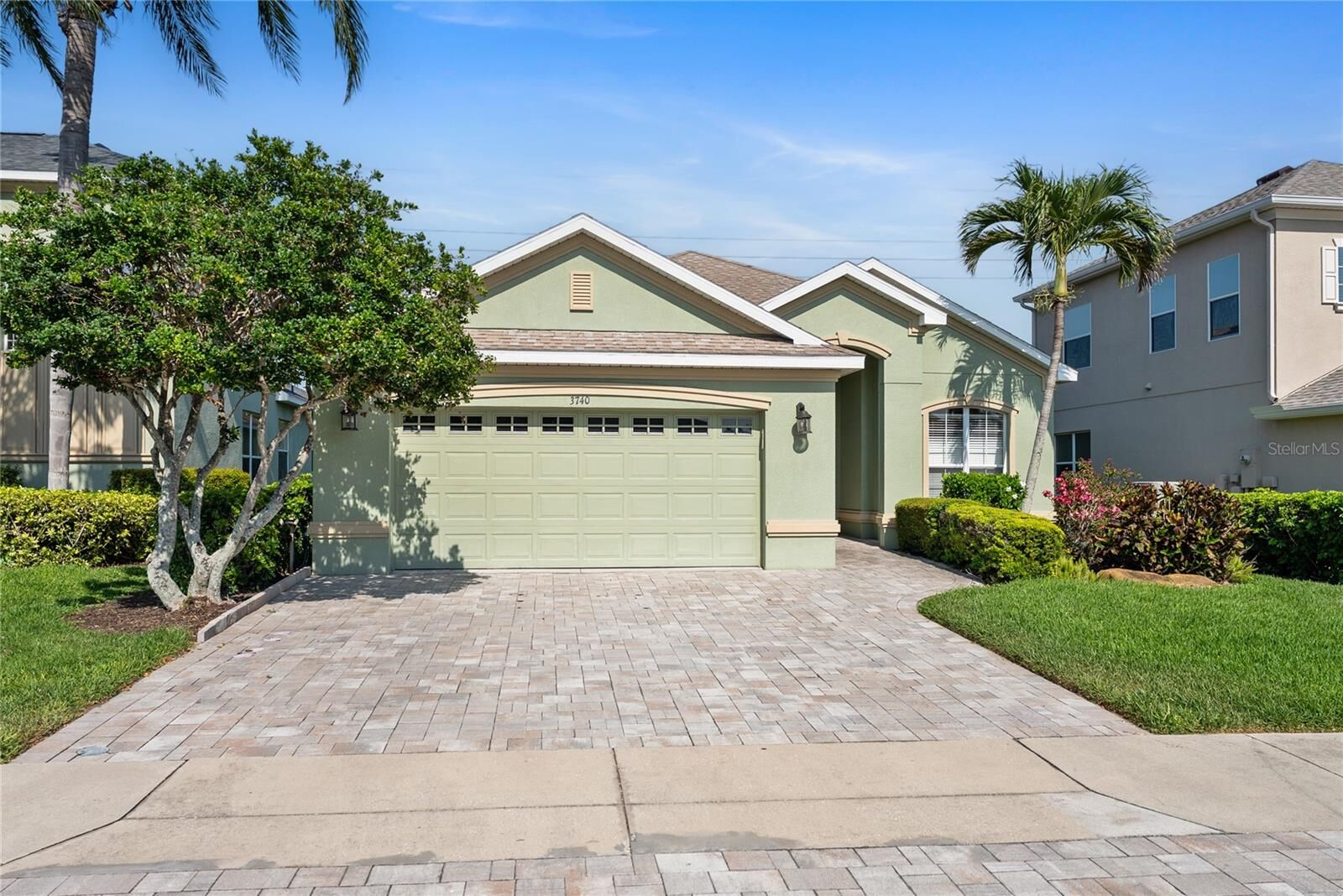 Property Photo:  3740 Summerwind Circle  FL 34209 