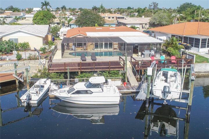 Property Photo: 5008 Forecastle Drive FL 34652
