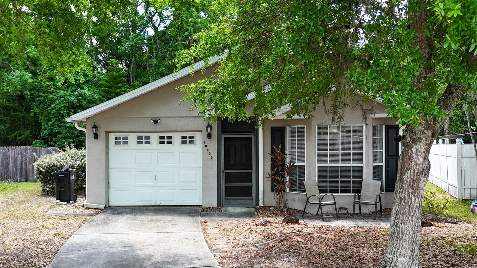 Property Photo: 10255 Cody Lane FL 32825