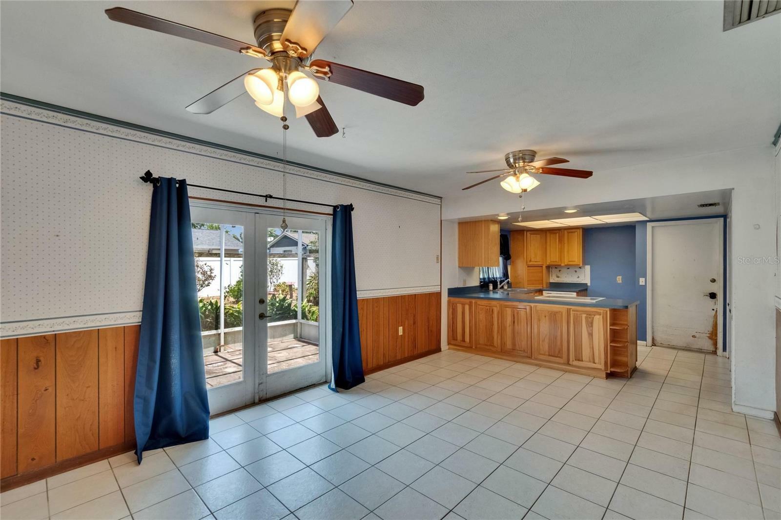 Property Photo: 508 E Brentridge FL 33511