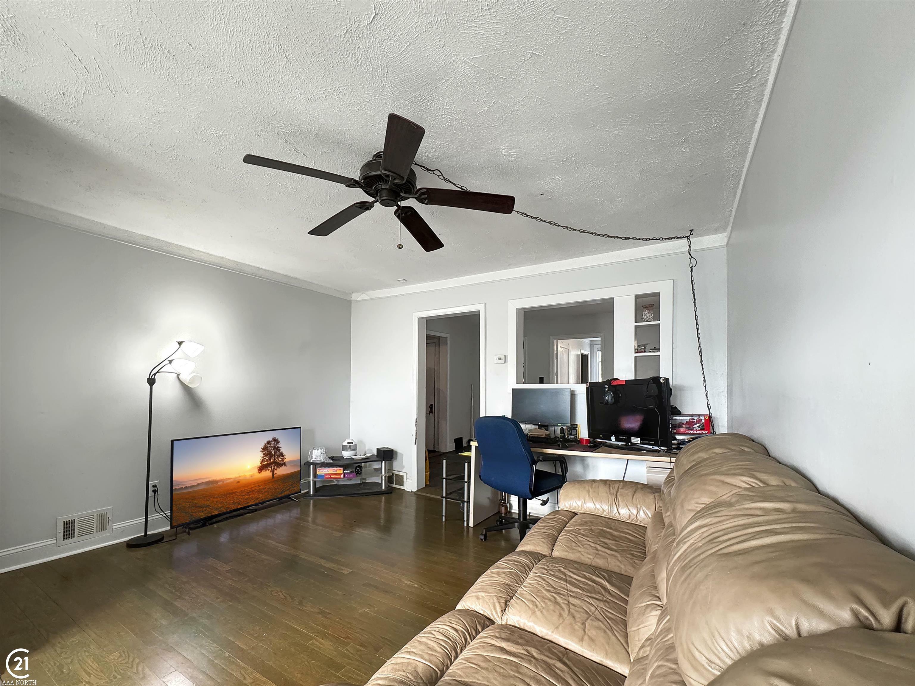 Property Photo: 21756 Shakespeare Avenue MI 48021