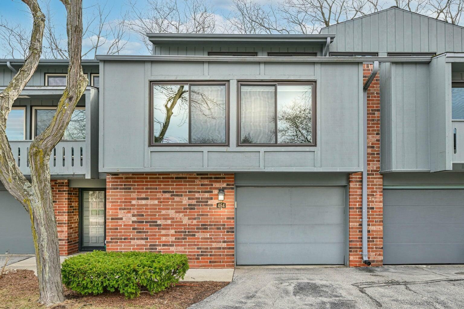 Property Photo: 464 W Willow Ct WI 53217