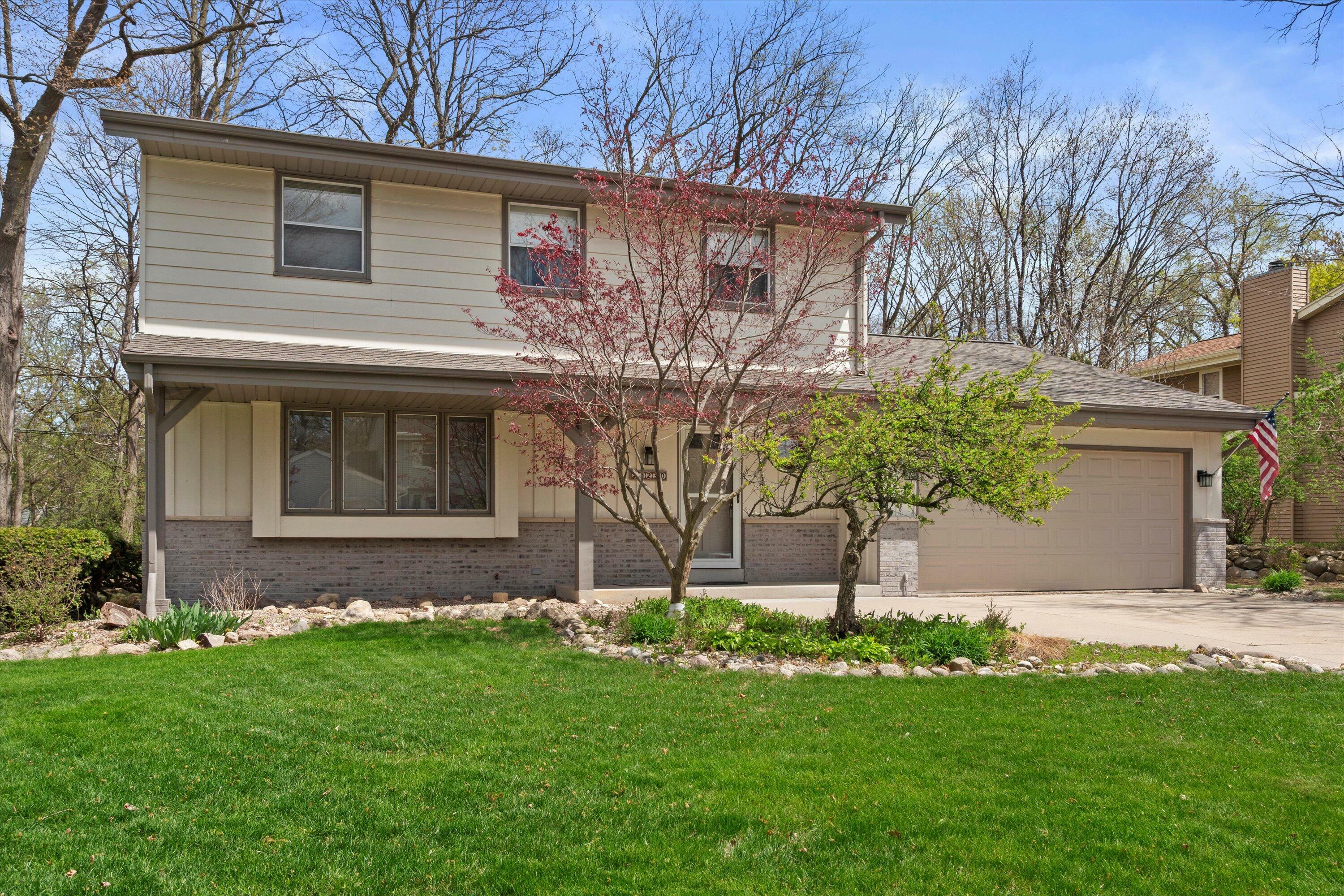 3230 S Regal Dr  New Berlin WI 53151 photo