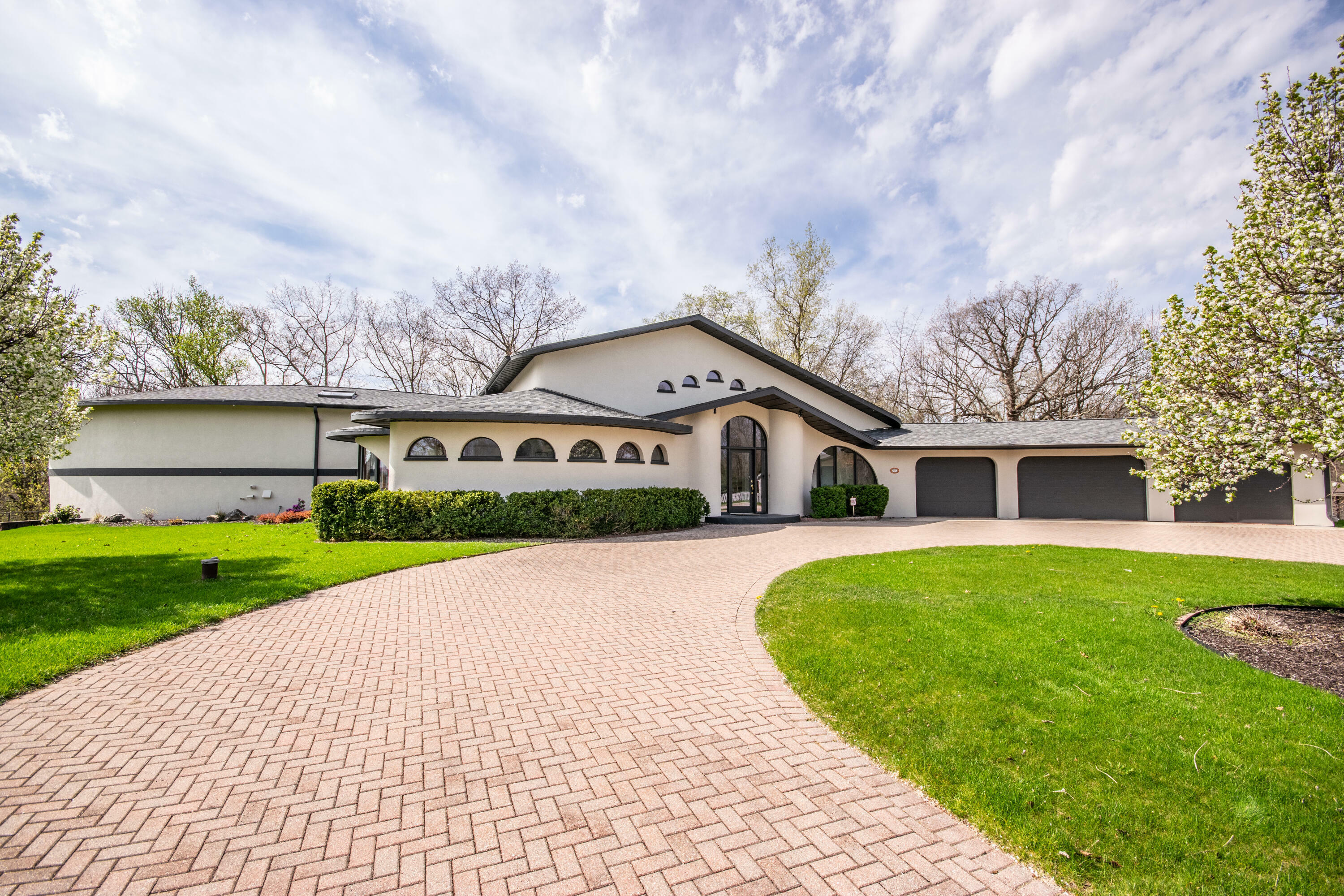 Property Photo: 4455 Club Dr WI 53086
