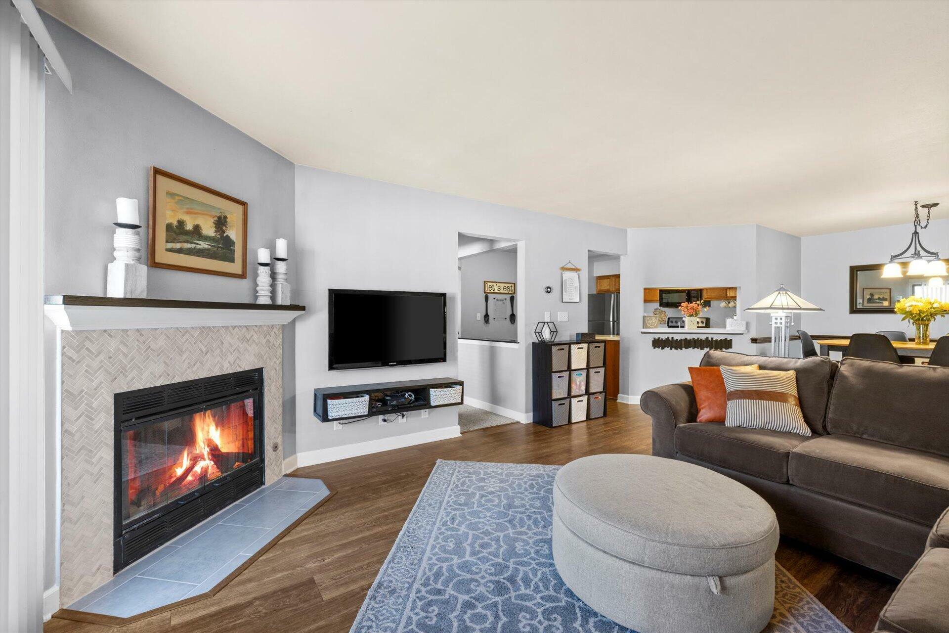 384 Park Hill Dr A  Pewaukee WI 53072 photo