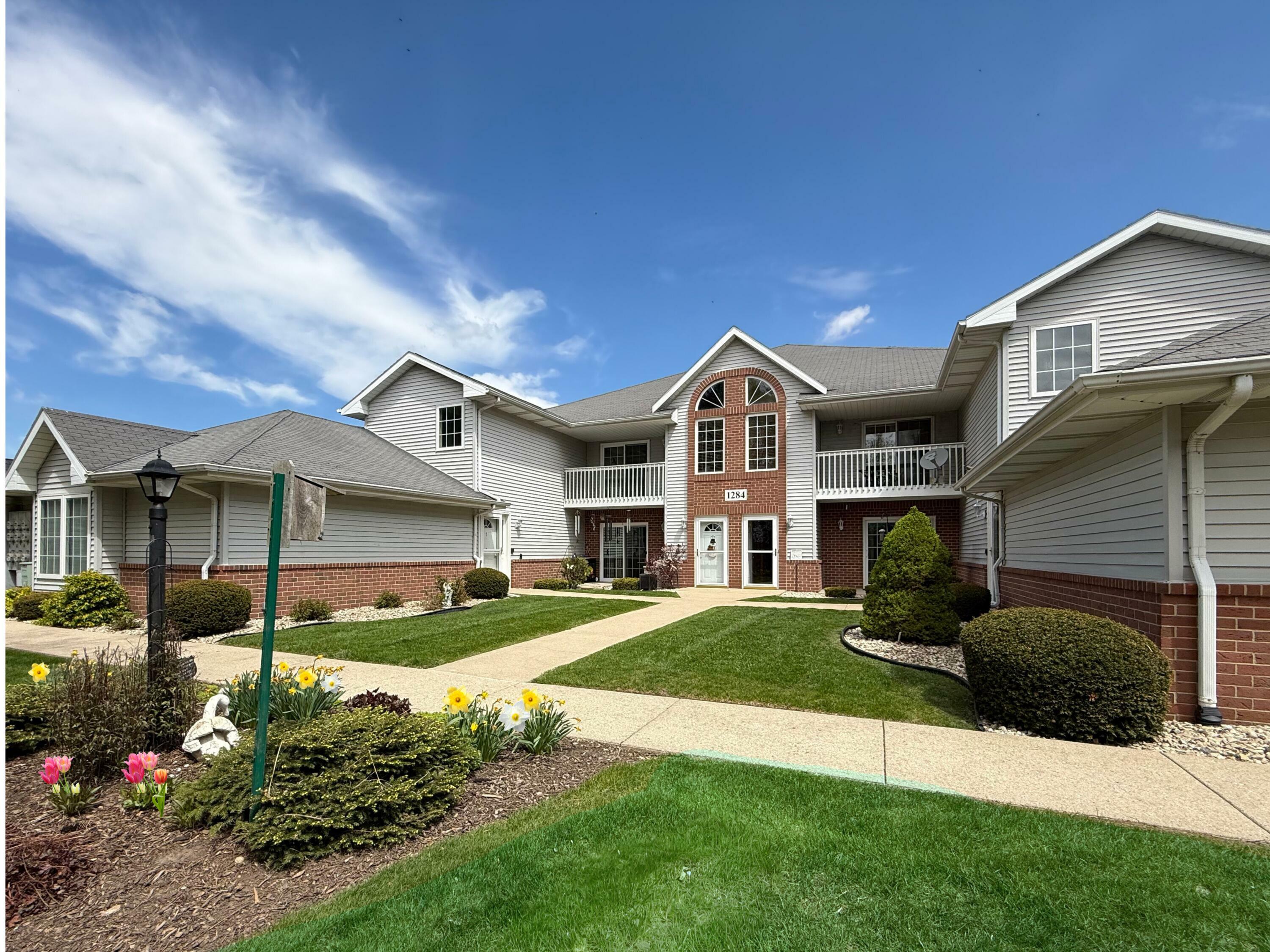 1284 Village Centre Dr 5  Somers WI 53144 photo