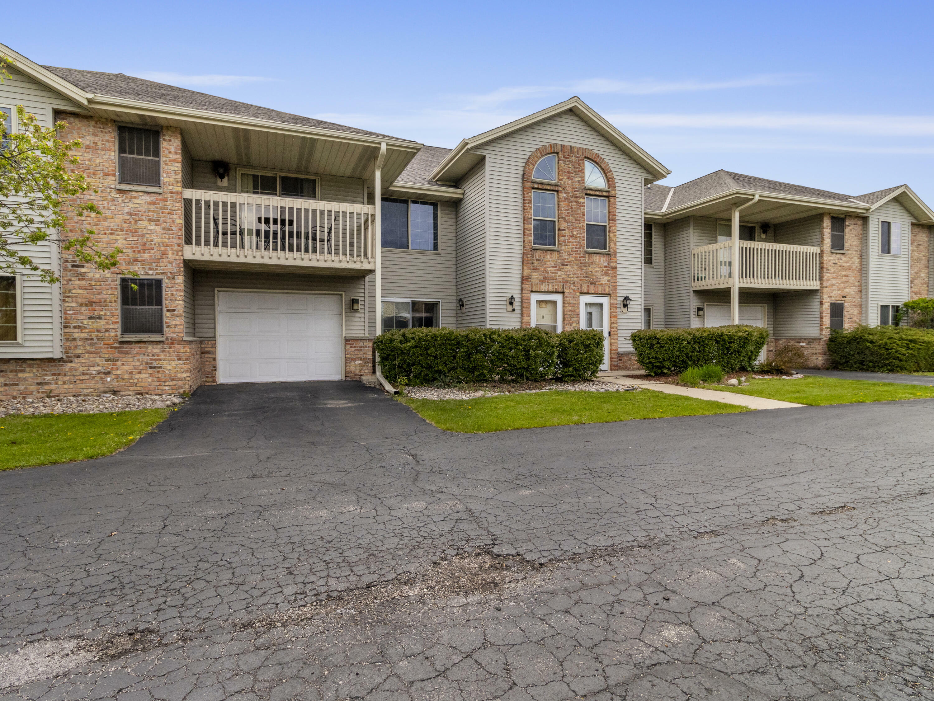 Property Photo: 3651 E Barbara Ct 11 WI 53154