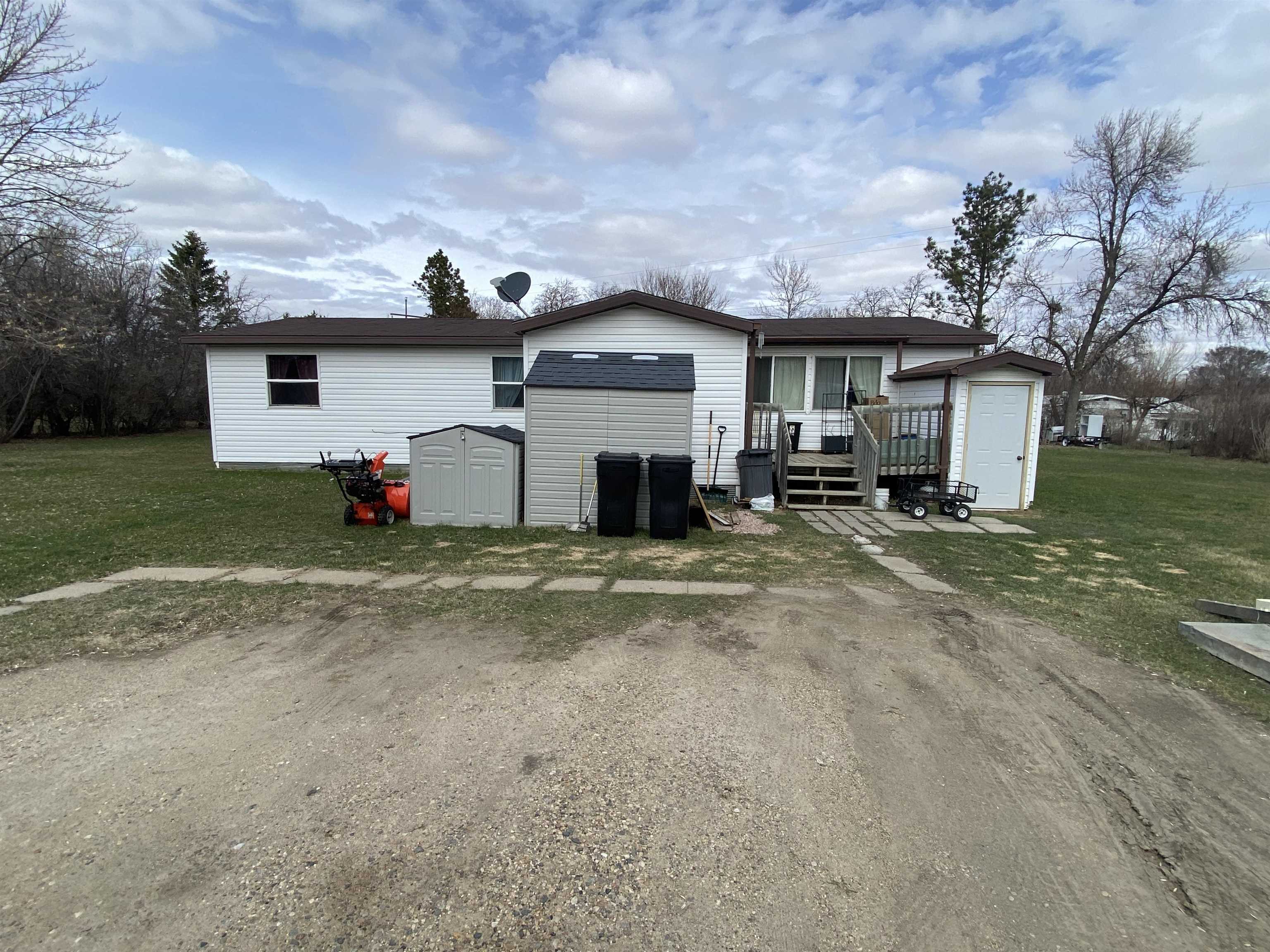 Property Photo: 1601 72nd St SE ND 58701