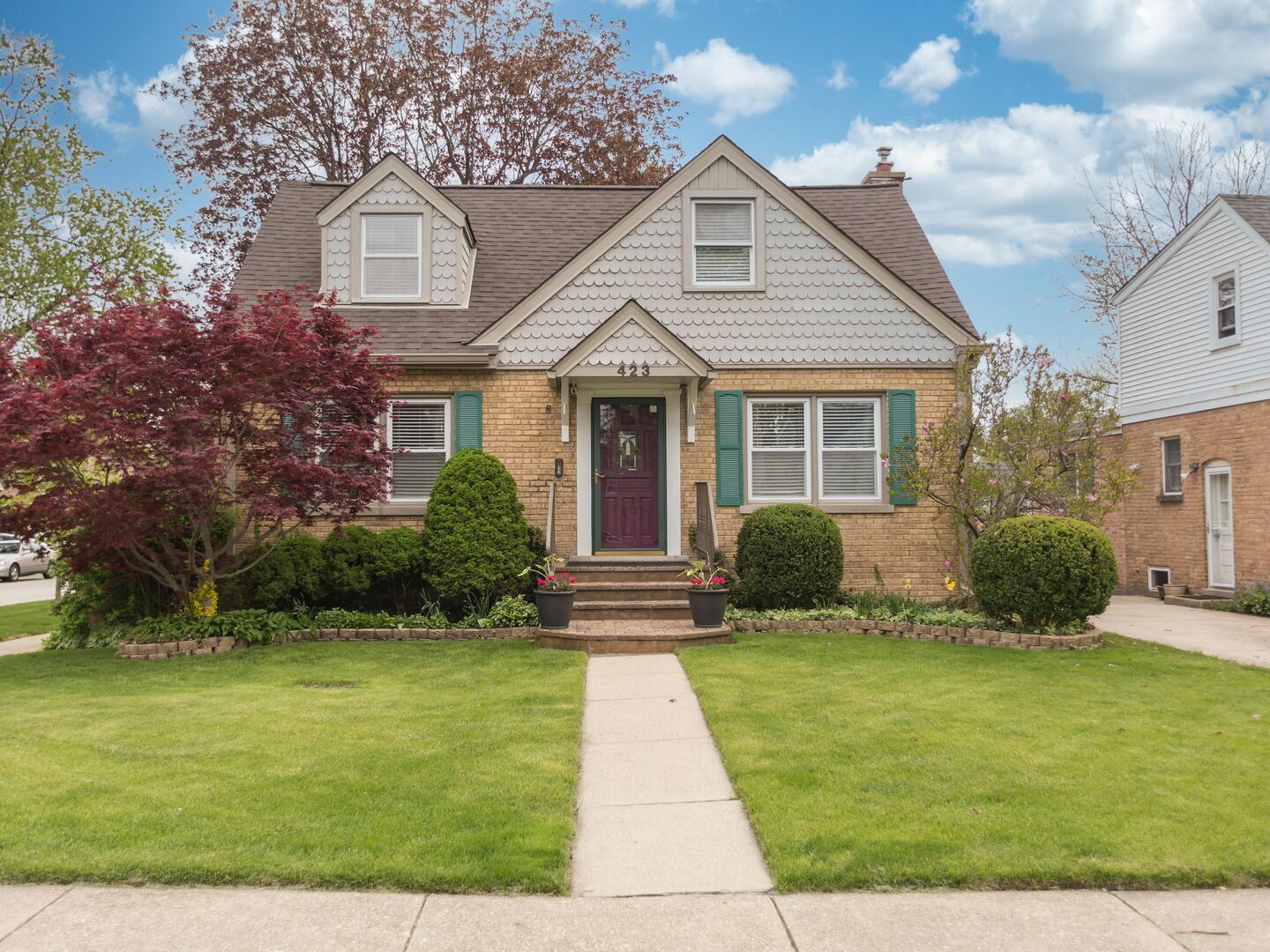 Property Photo: 423 N Emerson Street IL 60056