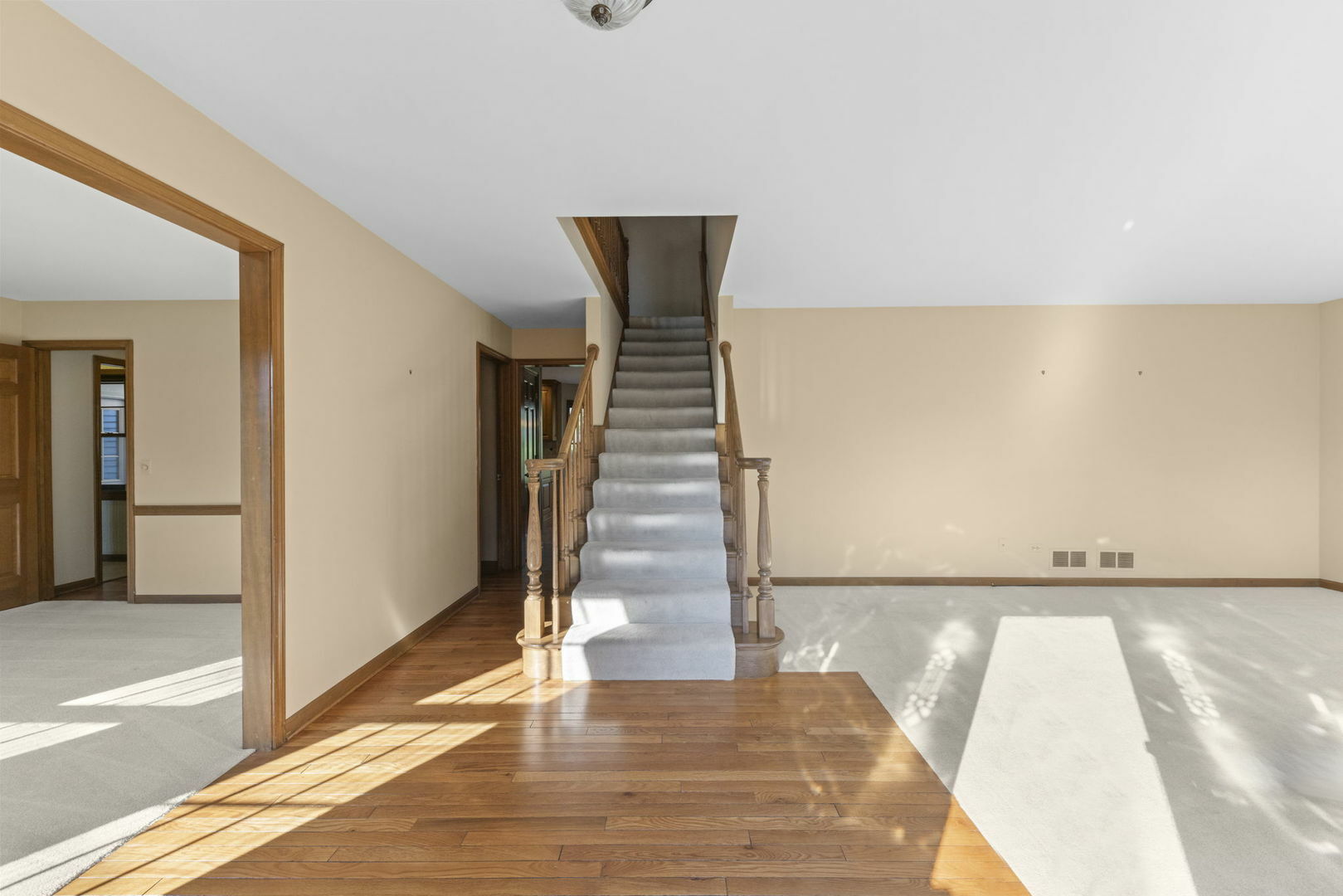 Property Photo: 1624 Mirror Lake Drive IL 60563