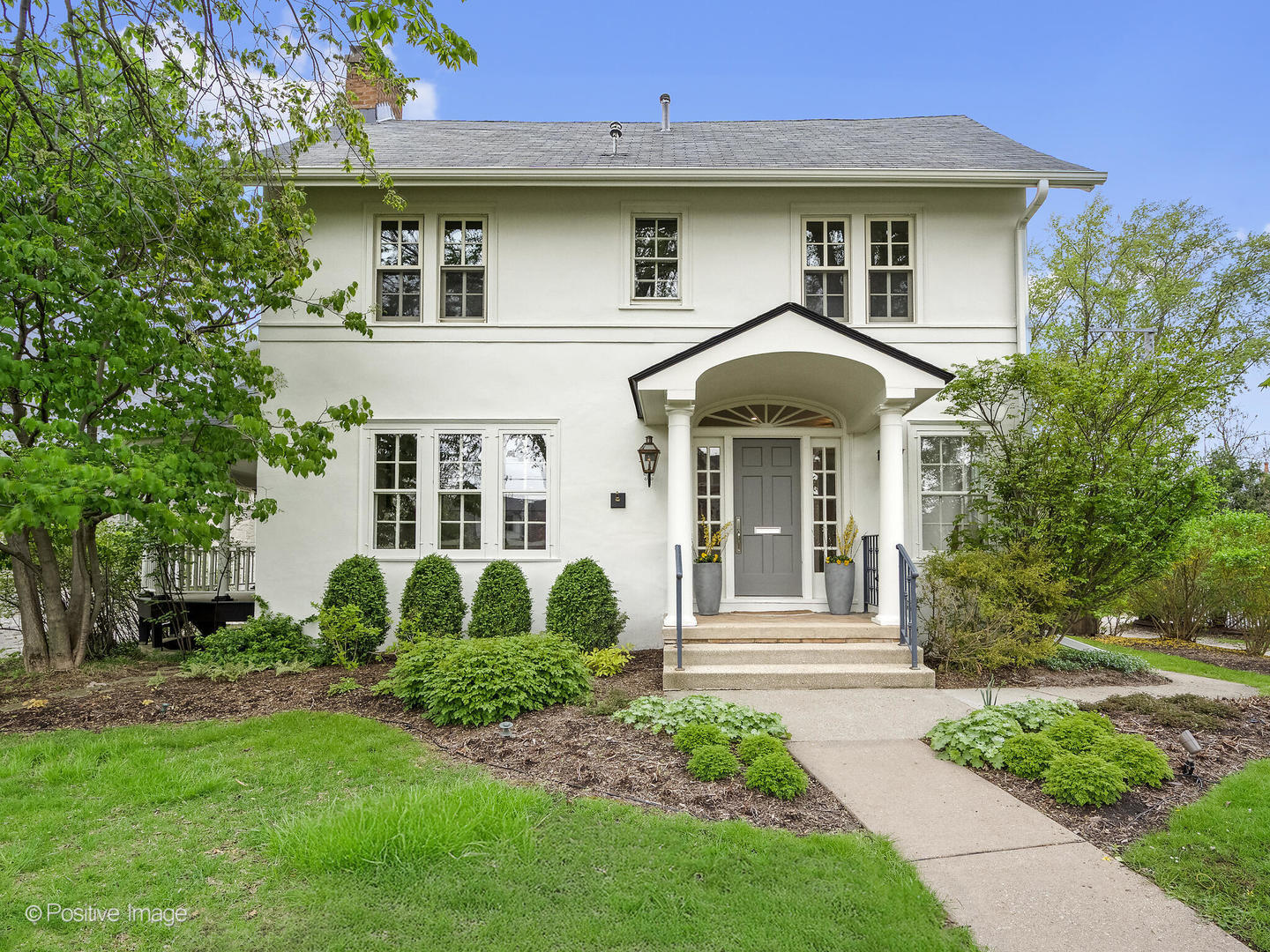 Property Photo: 117 W Hickory Street IL 60521