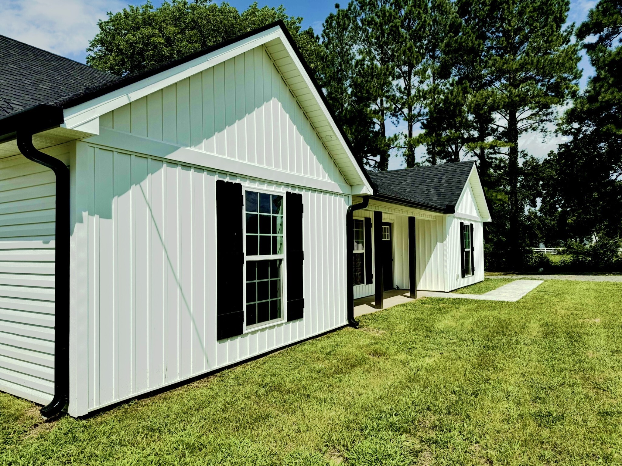 Property Photo: 136 Whitaker Rd TN 37160