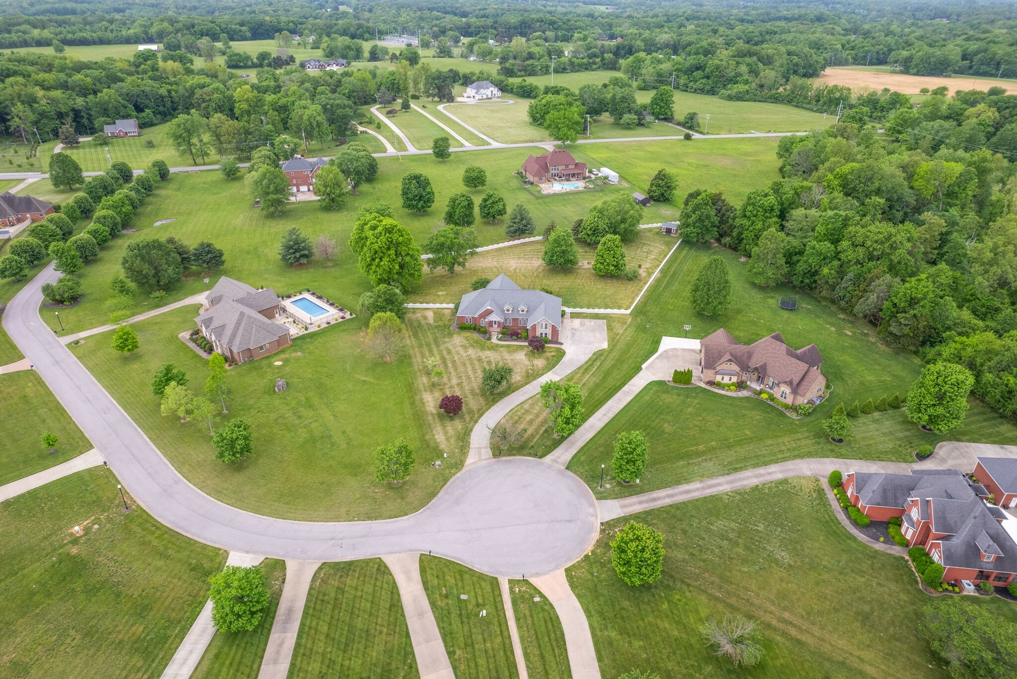 Property Photo: 476 Maxshire Ct TN 37043