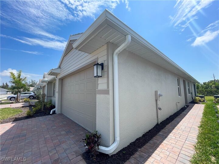Property Photo: 1050 Enbrook Loop FL 34114