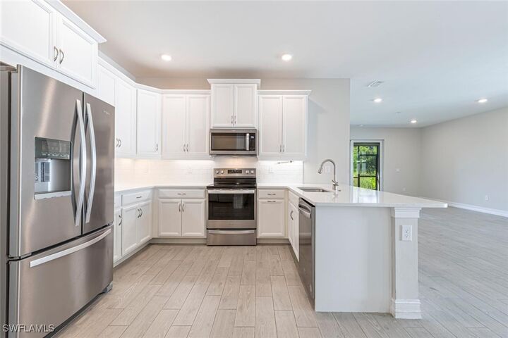 Property Photo: 1050 Enbrook Loop FL 34114