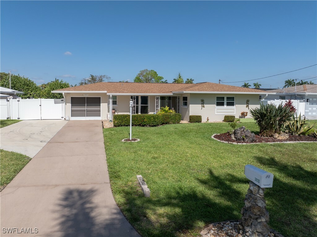 2832 SE 18th Avenue  Cape Coral FL 33904 photo