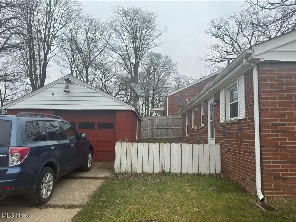 Property Photo: 1602 Bancroft Avenue OH 44514