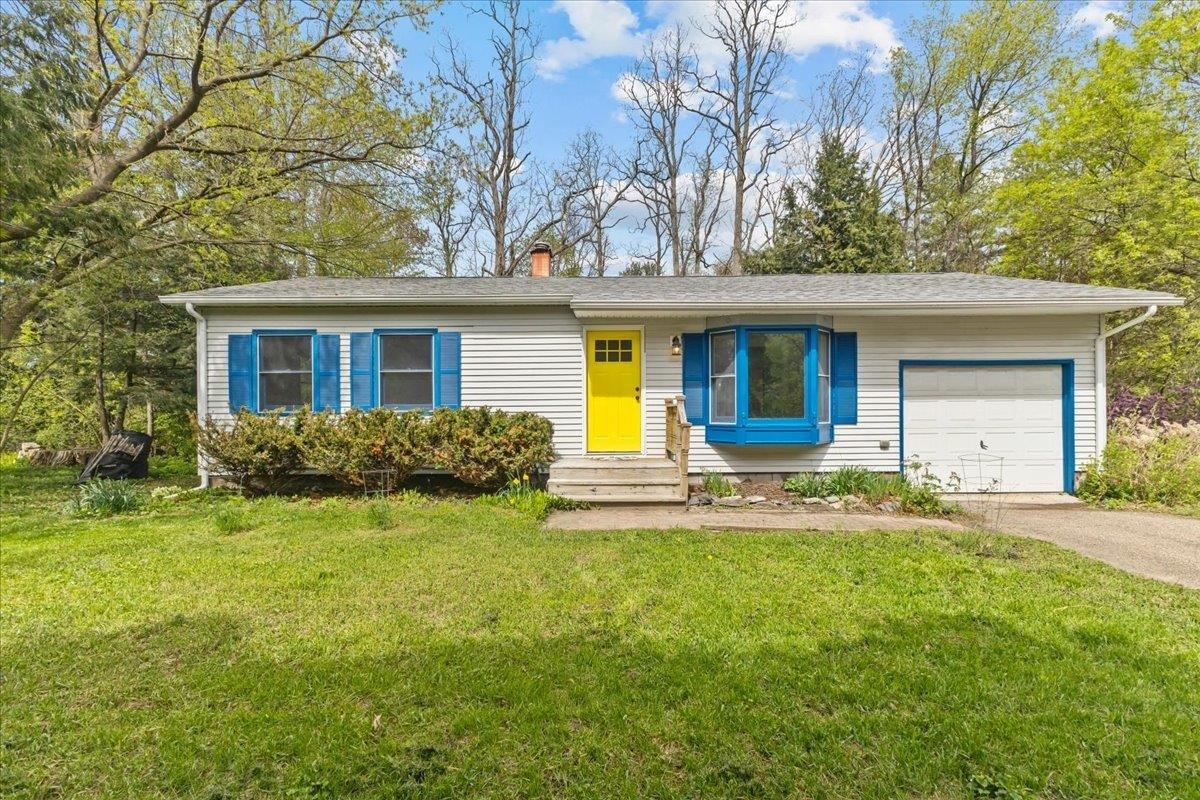 Property Photo: 925 Bay Road VT 05446
