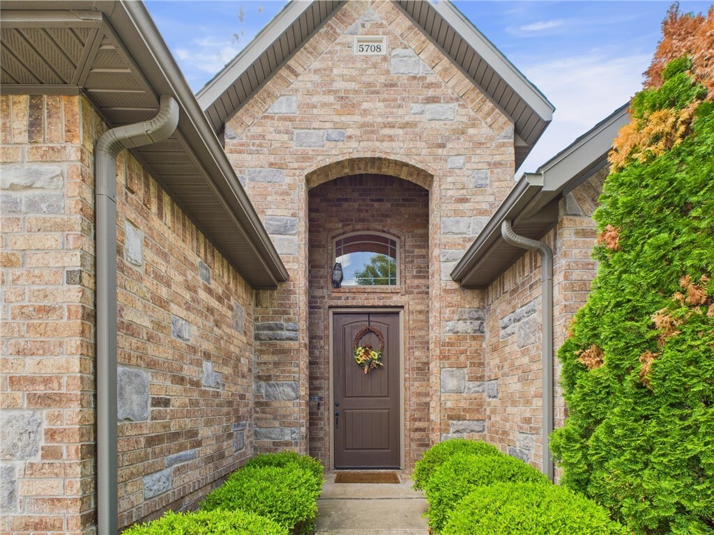 Property Photo: 5708 S 60th Place AR 72758