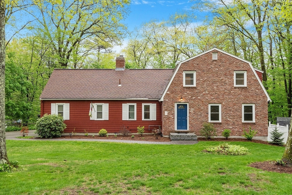 Property Photo: 8 Footpath Rd MA 01824