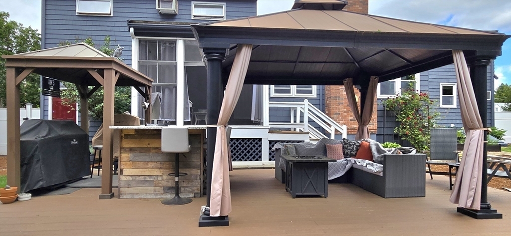 Property Photo:  20 Bellview Dr  MA 02048 