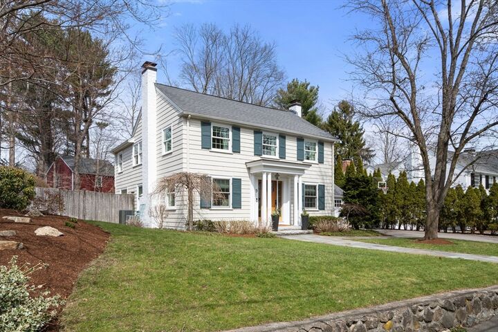 Property Photo:  9 Lafayette Cir  MA 02482 