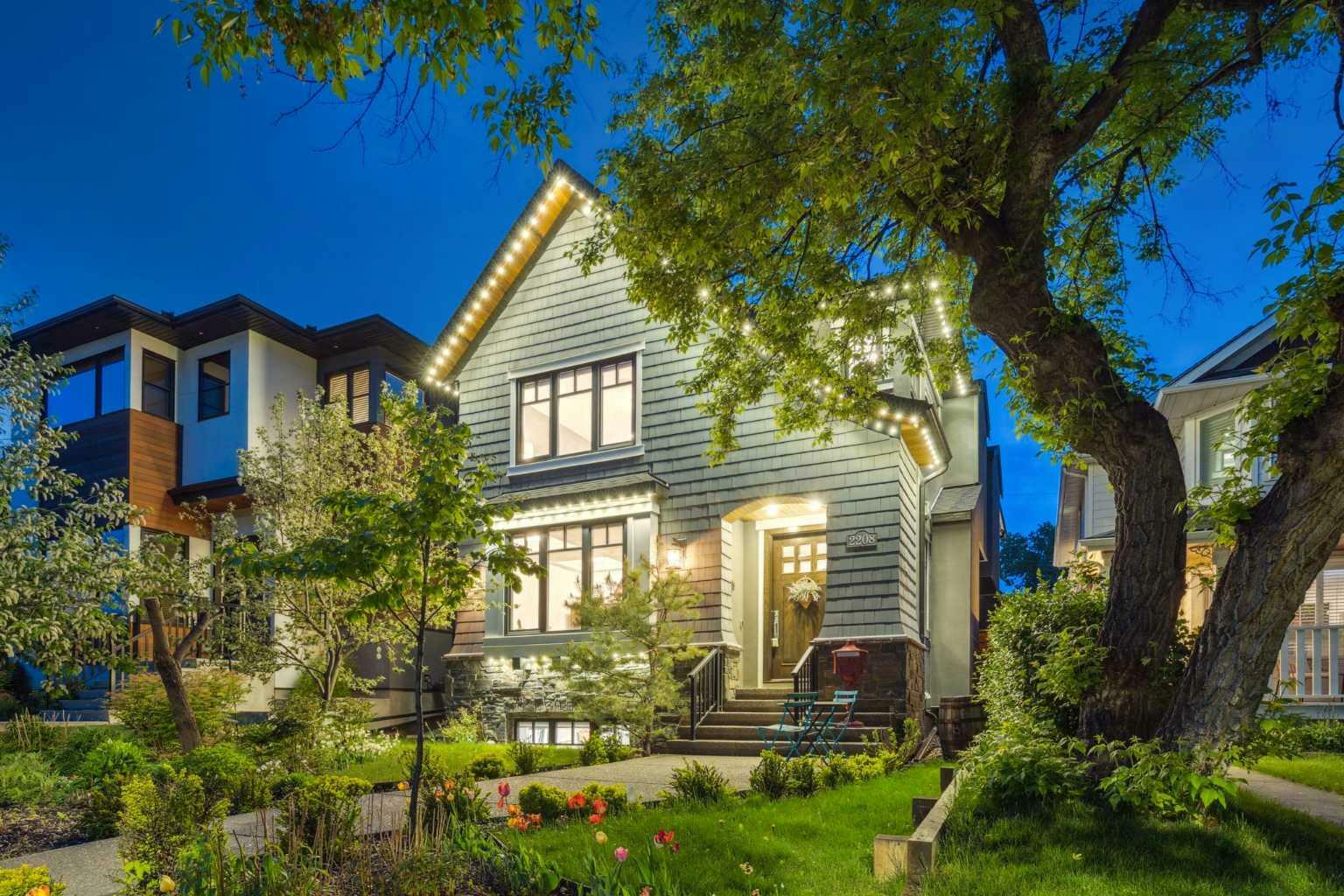 Property Photo: 2208 32 Avenue SW AB T2T 1X1