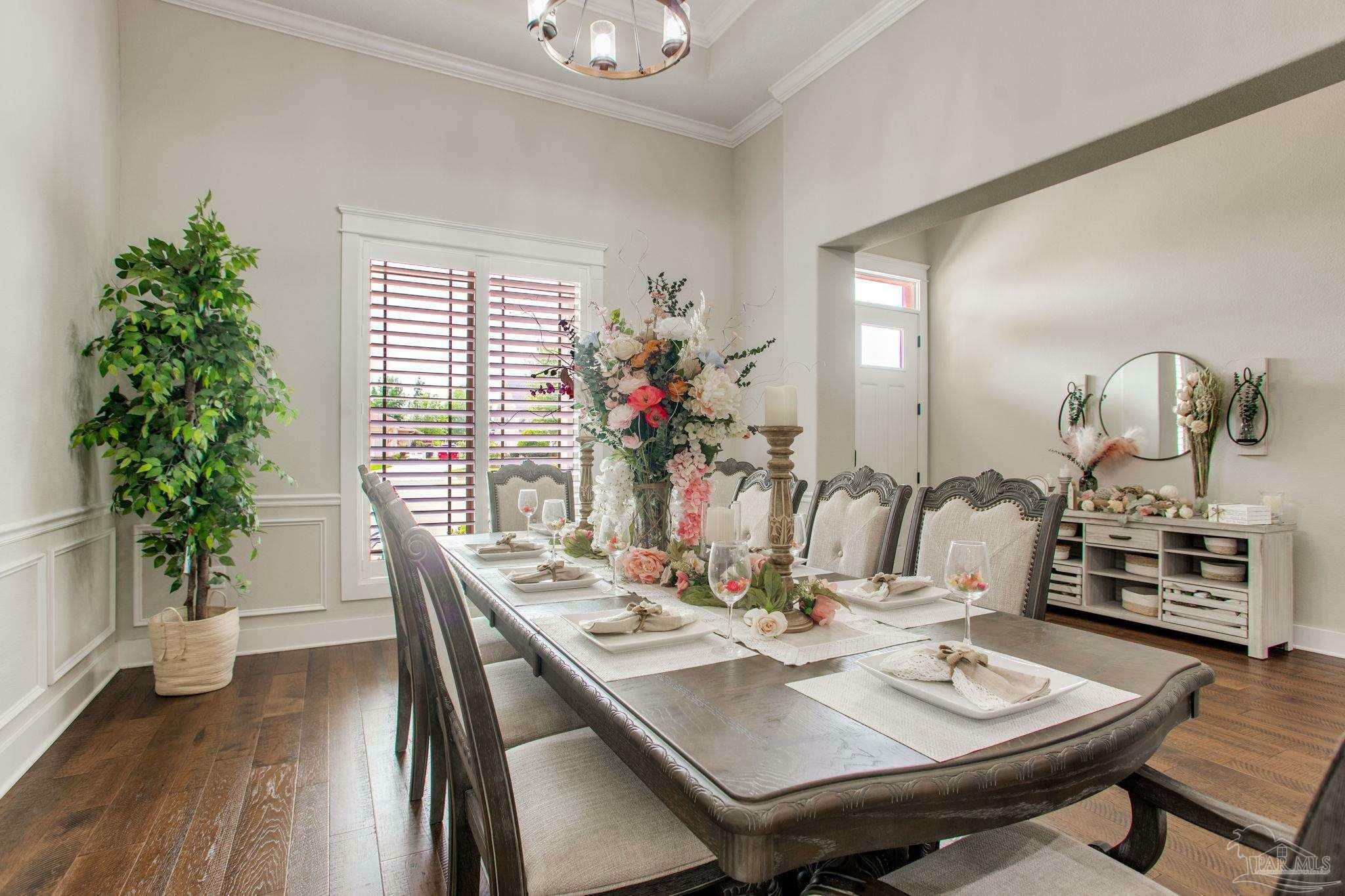 Property Photo: 5704 Abbington Ln FL 32583