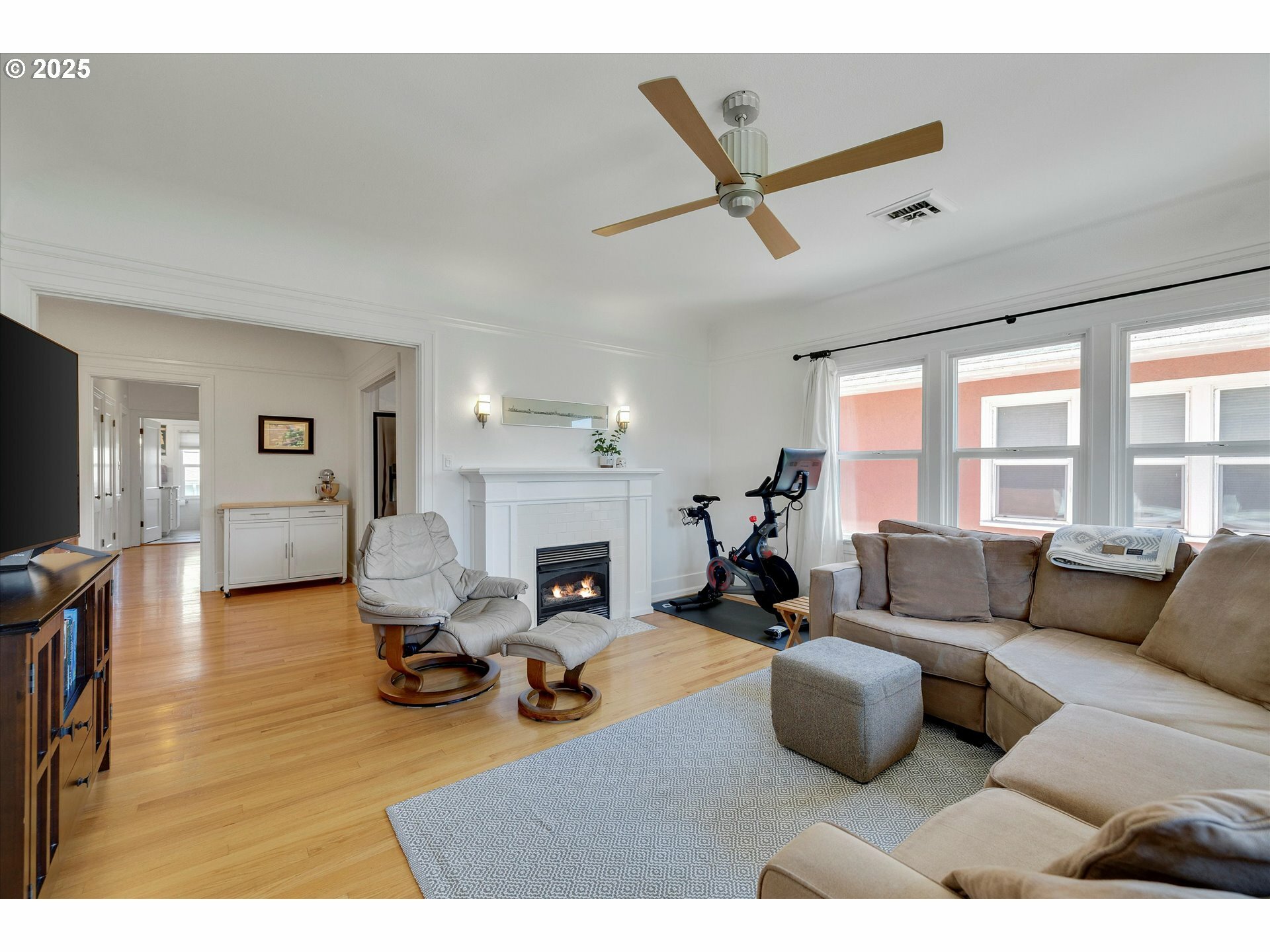 Property Photo: 1534 NE 26th Ave 8 OR 97232